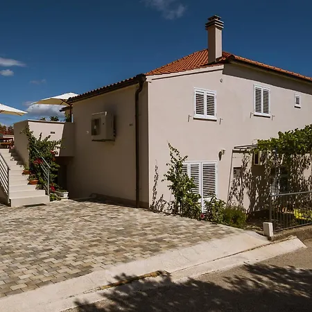 Eva I Iva Apartment Orebic